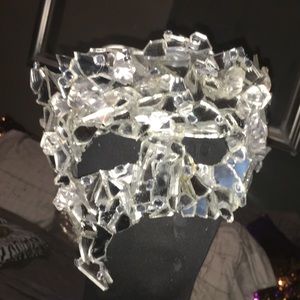 “Shattered glass” masquerade mask